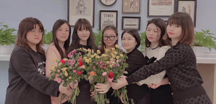 3·8婦女節(jié)——睿服科技鮮花縈繞，美好相伴